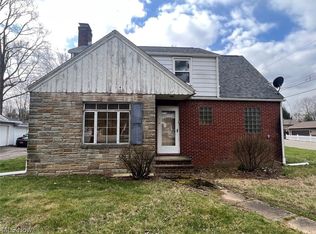 1606 E Maple St, North Canton, OH 44720