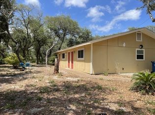 2409 Mesquite St, Rockport, TX 78382
