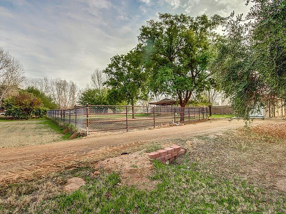 4th image of 18945 W College Dr