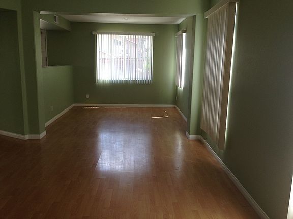 2nd image of 305 Calle Del Alba