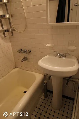 Rented by APT212 INC | media 27