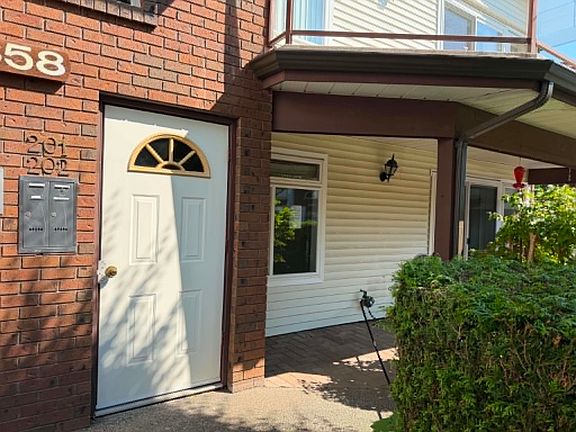 4th image of 13858 102nd Ave #101
