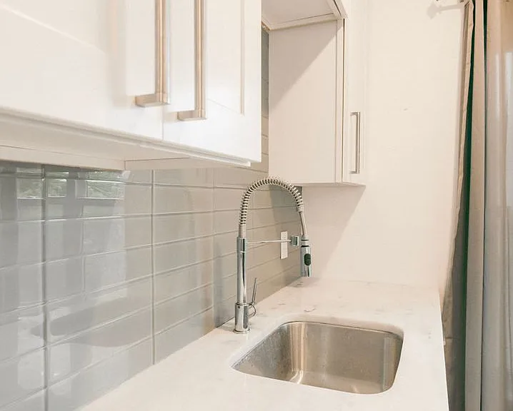 707 E Seneca St. — Photo 17