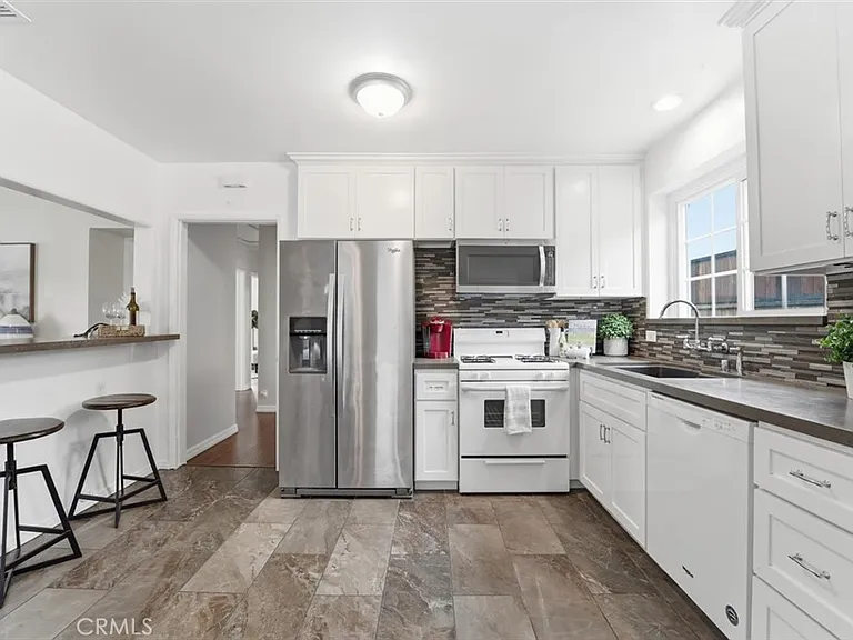 11937 S La Cienega Blvd — Photo 6