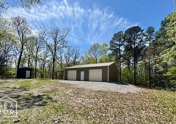 4th image of 2101 Persimmon Pond Rd