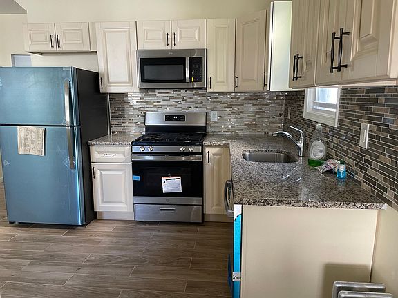 3rd image of 351 Winola Ave #351