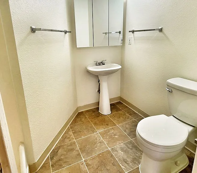 1706 S Eagleson Rd #101 — Photo 9