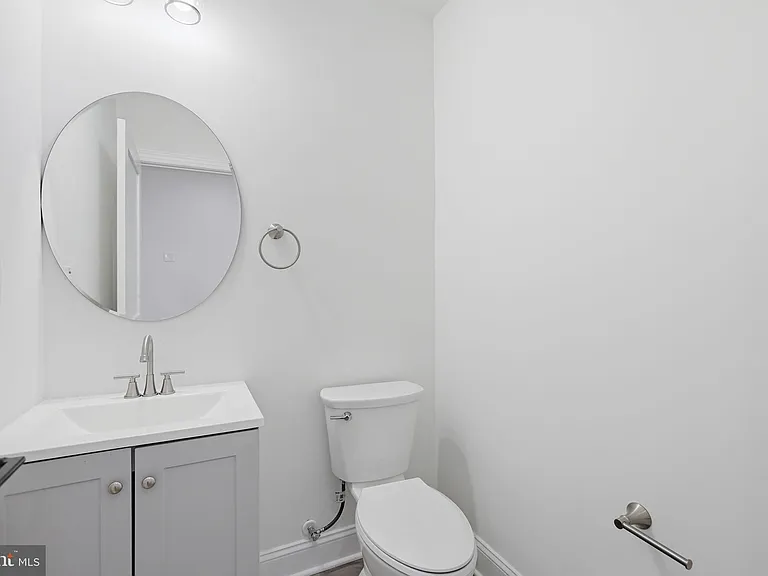2404 N Capitol St NW #A — Photo 13
