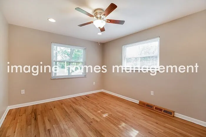 607 W Kemper Rd — Photo 10