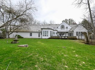 1530 W Dean Rd, River Hills, WI 53217