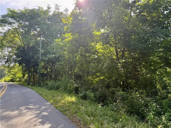 Fairview Rd, Chester, WV 26034