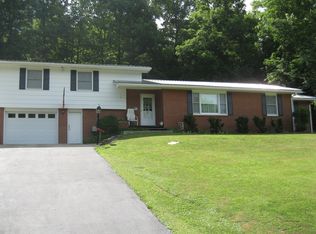 220 Vanhorn Dr, Glenville, WV 26351