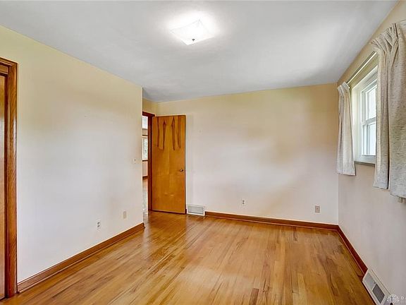 4th image of 3320 Carlin Dr