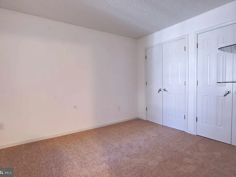 1007 Fallcrest Ct #4-104 — Photo 6