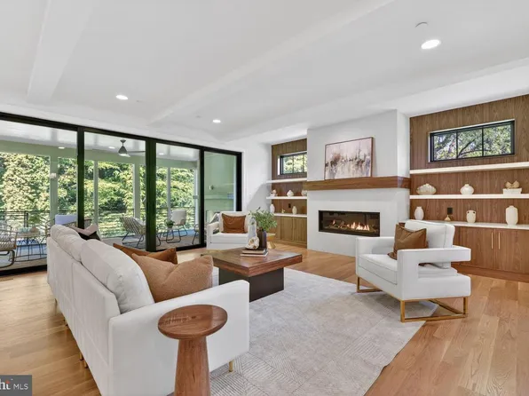 7601 Maryknoll Ave, Bethesda, MD 20817