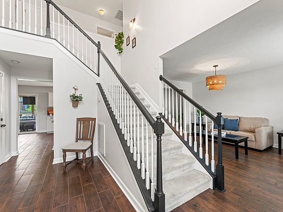 4th image of 105 Glory Ct
