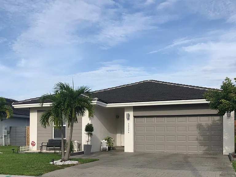 30354 SW 163rd Ct — Photo 1