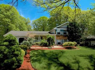 2 Sturbridge Dr E, Piscataway, NJ 08854