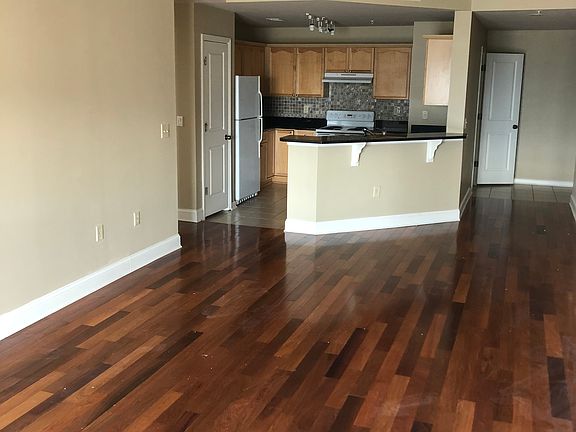 4th image of 400 E Bay St Suite 1102