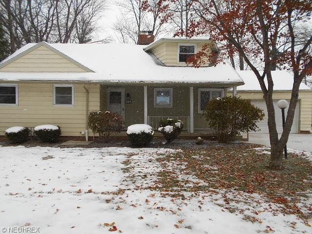 1st image of 305 E 320th St
