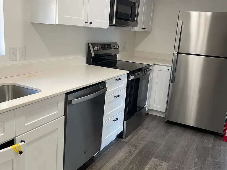 321 E Evans Ave — Photo 15