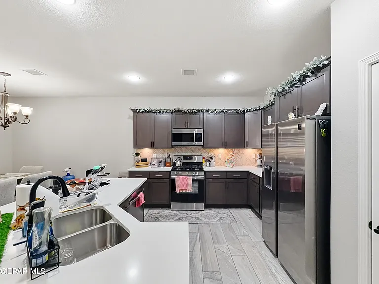 12805 Kingsbury Ave — Photo 3