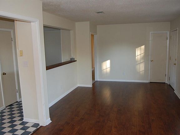 5th image of 3216 Princeton Dr