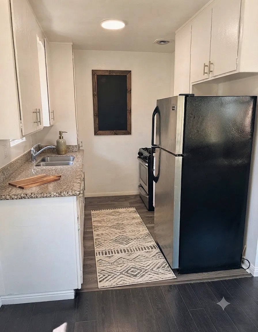 1631 N Harvard Blvd — Photo 4