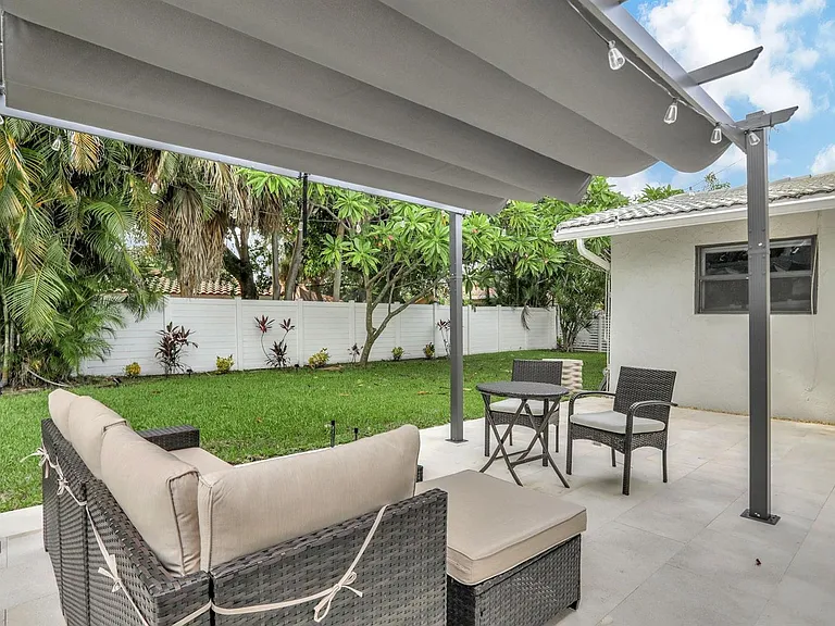 1035 NW 5th Ave — Photo 46