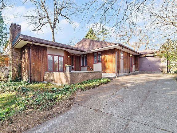 3rd image of 152 Juliet Ct
