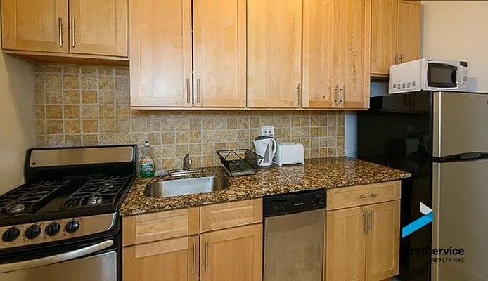 Rented by FirstService Realty (legacy) | media 10