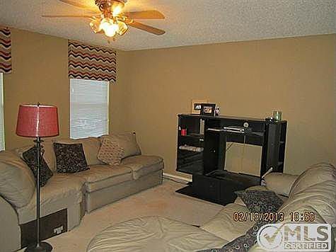 4th image of 818 Breton Dr