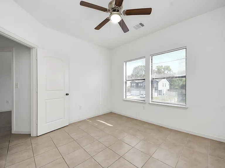 4327 Oak Ridge Dr #A — Photo 7