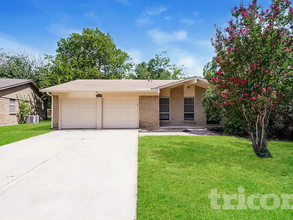 3307 Hummingbird Ln