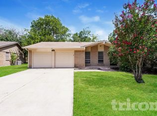 3307 Hummingbird Ln, Denton, TX 76209