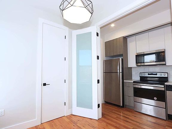 4th image of 1671 Lincoln Pl #3CC