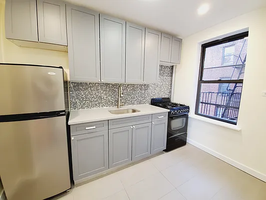 Rented by Compass | media 7