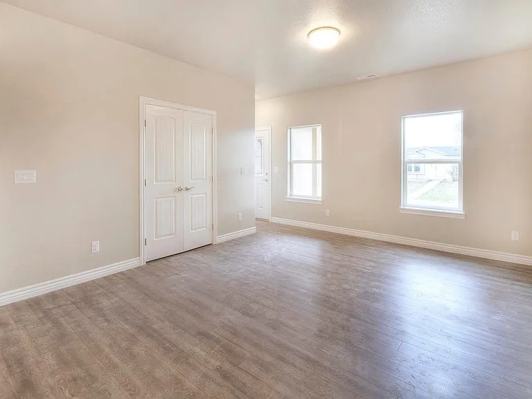 2495 Wheaton Dr — Photo 2