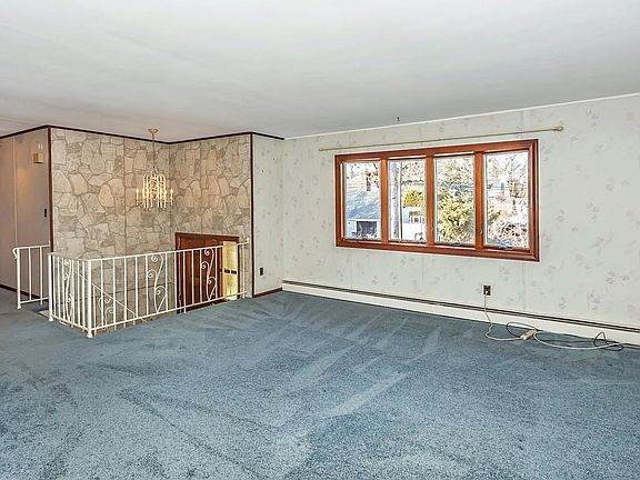 4th image of 150 N Hickory St