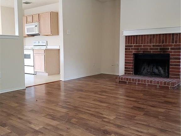 3rd image of 2524 Avalon Creek Way