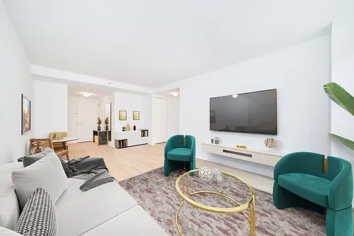 160 Riverside Blvd #14G Photo 1