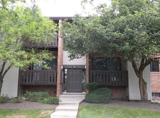 312 Sheridan Dr APT 2B, Willowbrook, IL