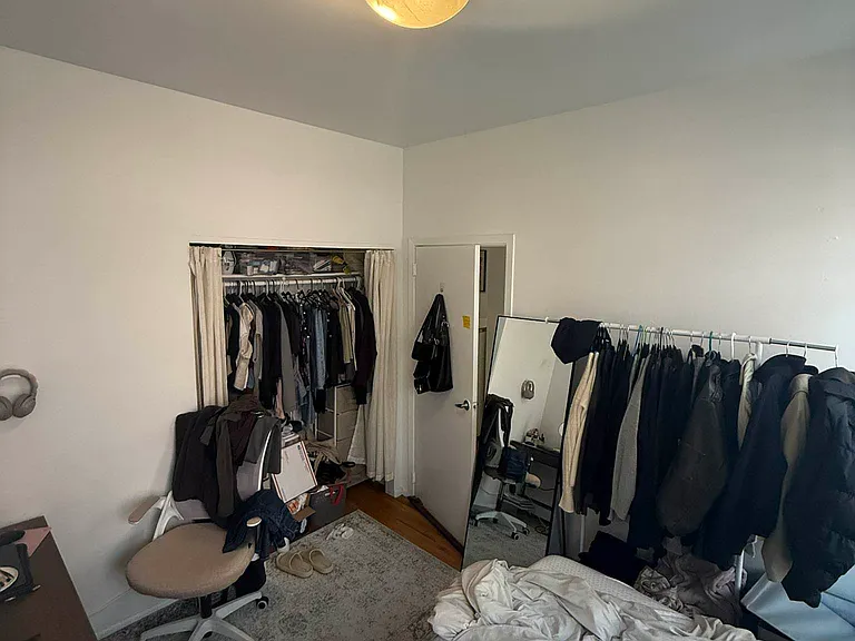 415 W 52nd St #3B — Photo 8