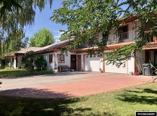 175 S 6th St, Lander, WY 82520