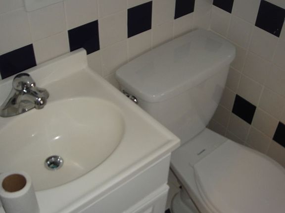 5th image of 2548 23rd St APT 3R