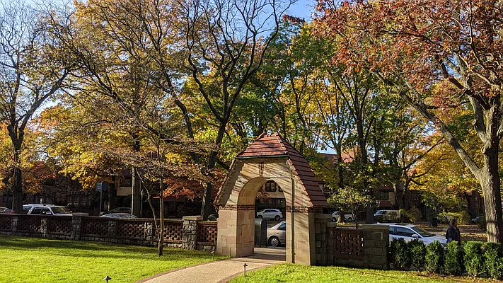 Rented by R New York | media 2