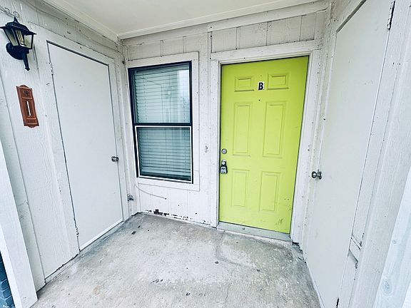 2nd image of 5507 Rose Hill Cir Building B