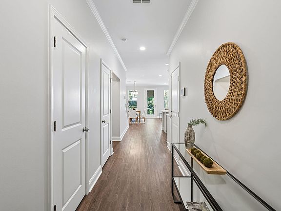 5th image of 815 Porcari St