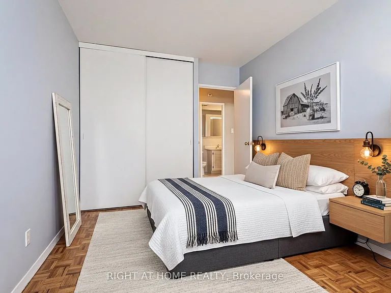 212 Kerr St #207 — Photo 12