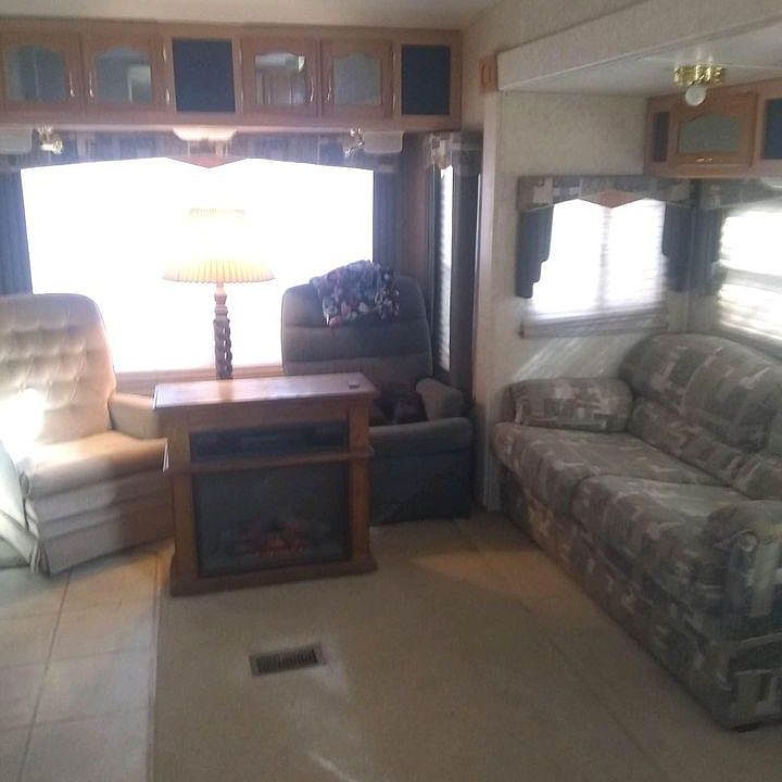 2nd image of 1043 Fm 3202